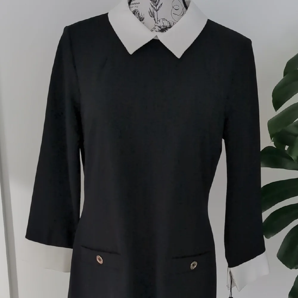 Elegant Black and White Women's Dress - Picture 2 of 7